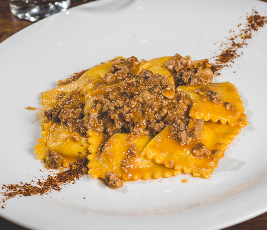 Ravioli con erbe al ragu bolognese Molino Spadoni